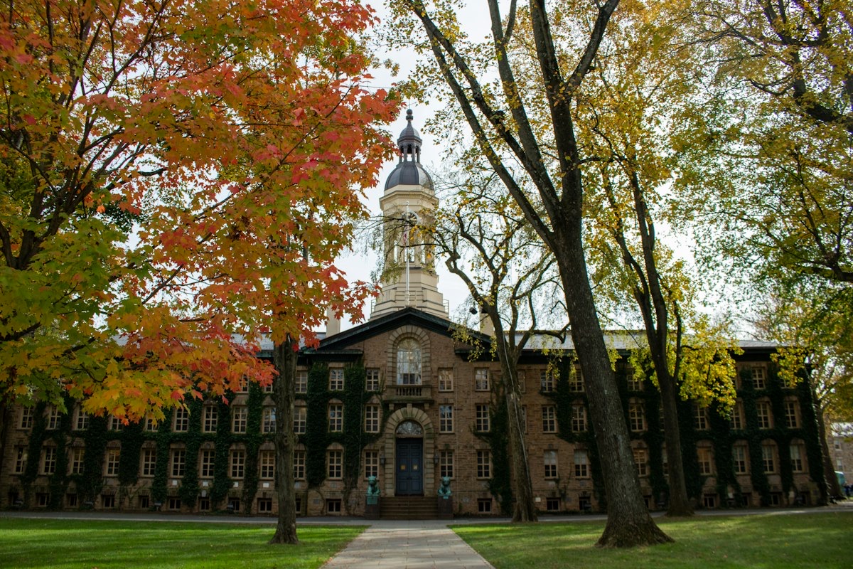 Premier USA university medical school campus